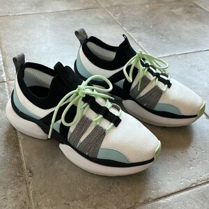 Nurture athletic shoes